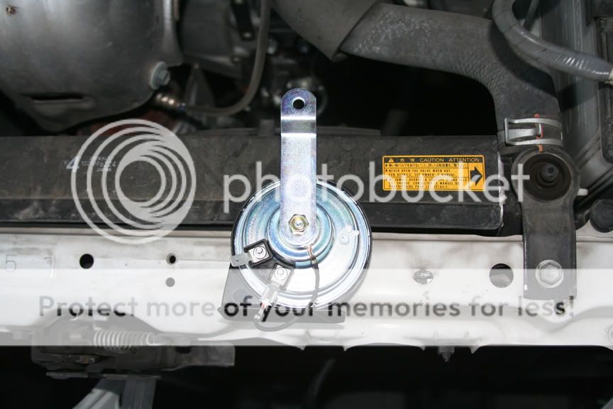 Howto Simple replacement of the factory horn